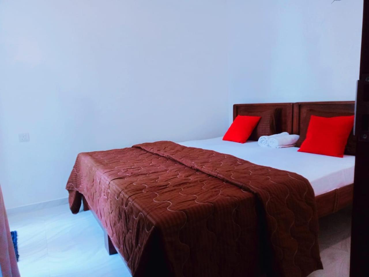 Blue Whales Hotel هيكادوفا المظهر الخارجي الصورة