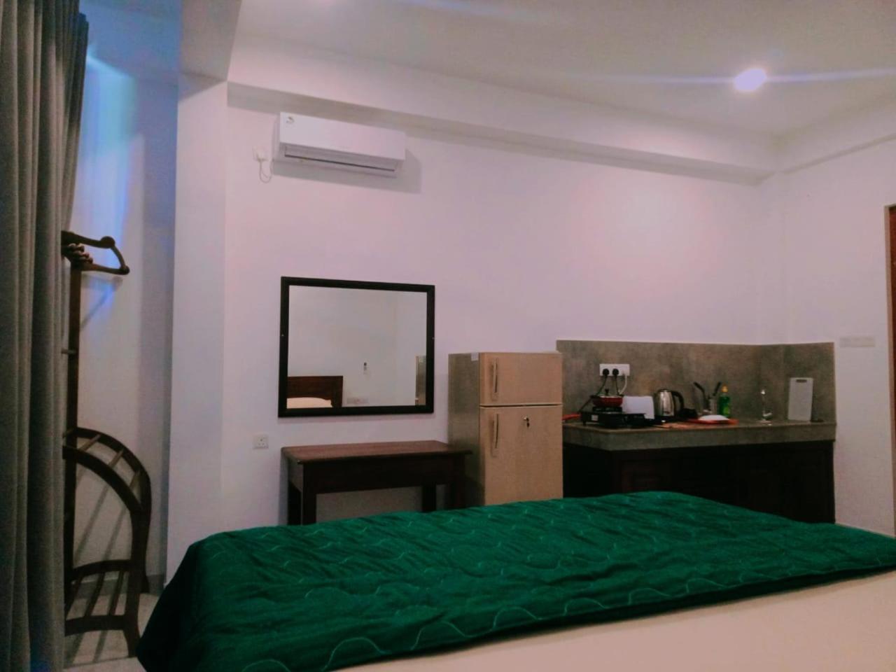 Blue Whales Hotel هيكادوفا المظهر الخارجي الصورة