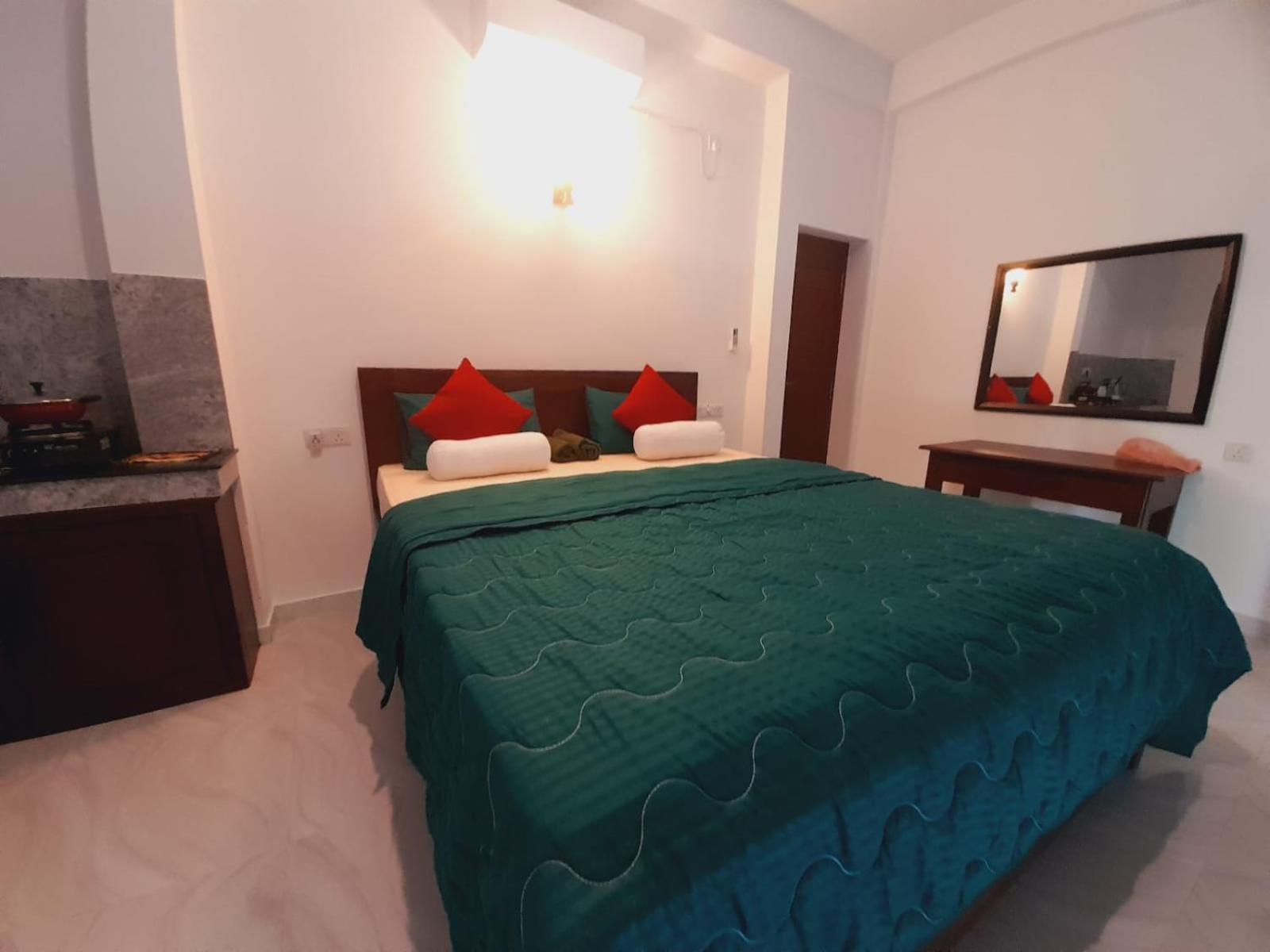 Blue Whales Hotel هيكادوفا المظهر الخارجي الصورة