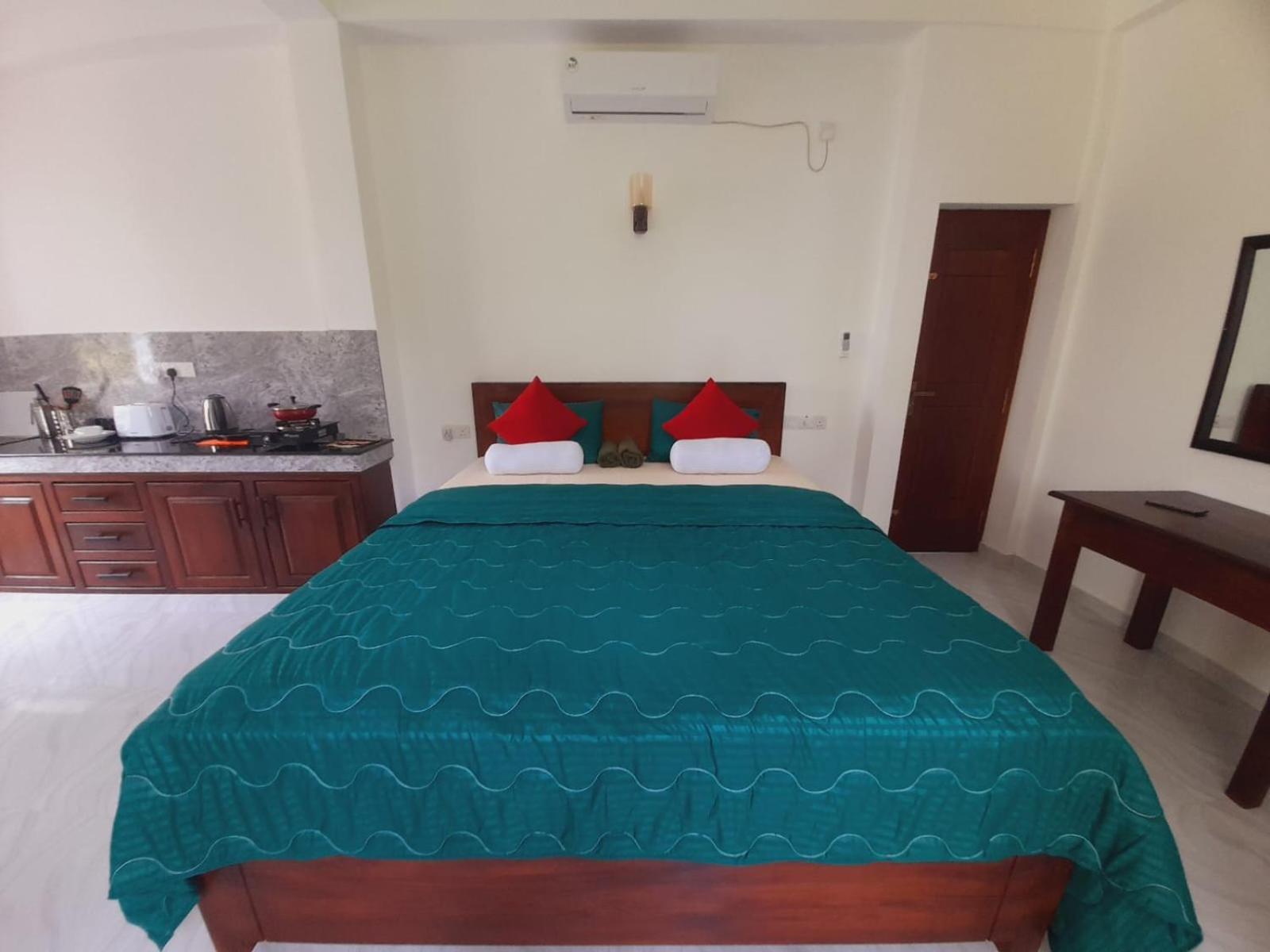 Blue Whales Hotel هيكادوفا المظهر الخارجي الصورة