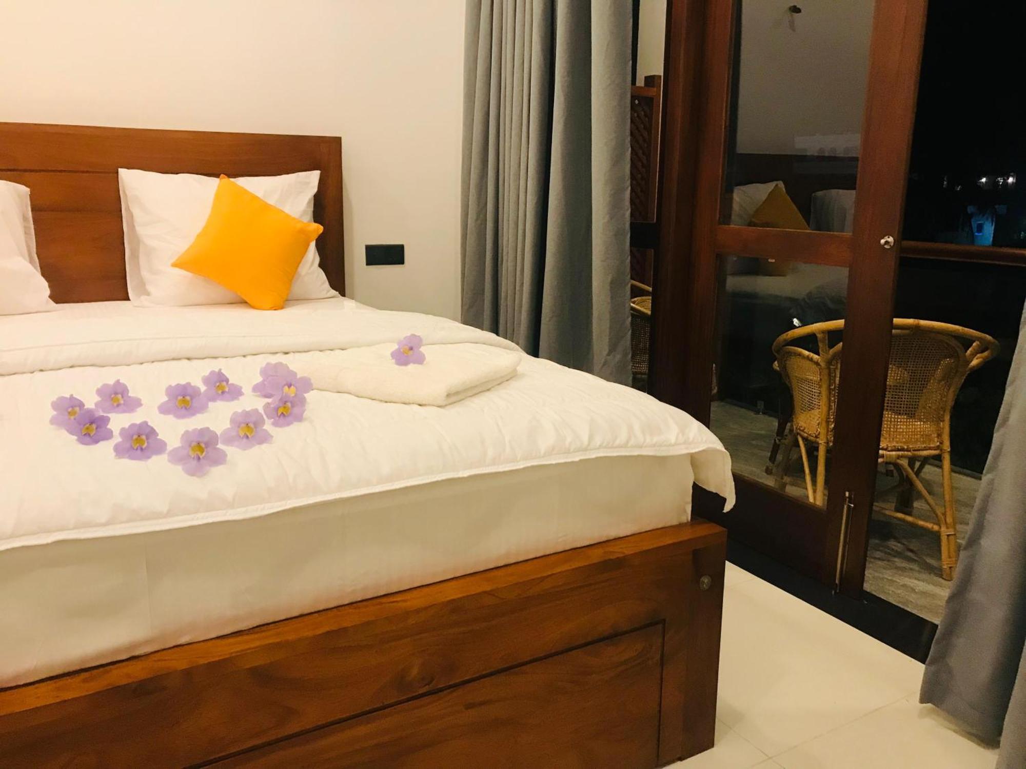 Blue Whales Hotel هيكادوفا المظهر الخارجي الصورة