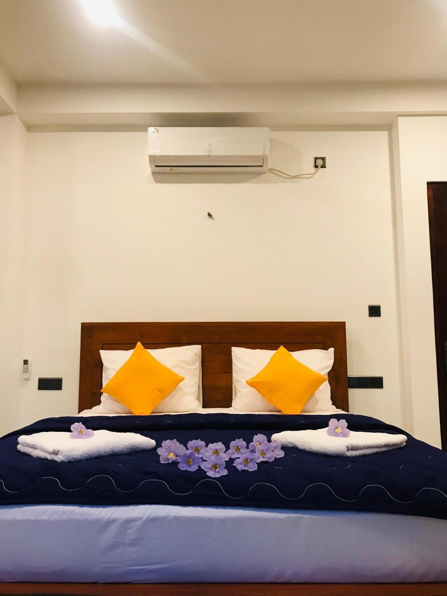 Blue Whales Hotel هيكادوفا المظهر الخارجي الصورة