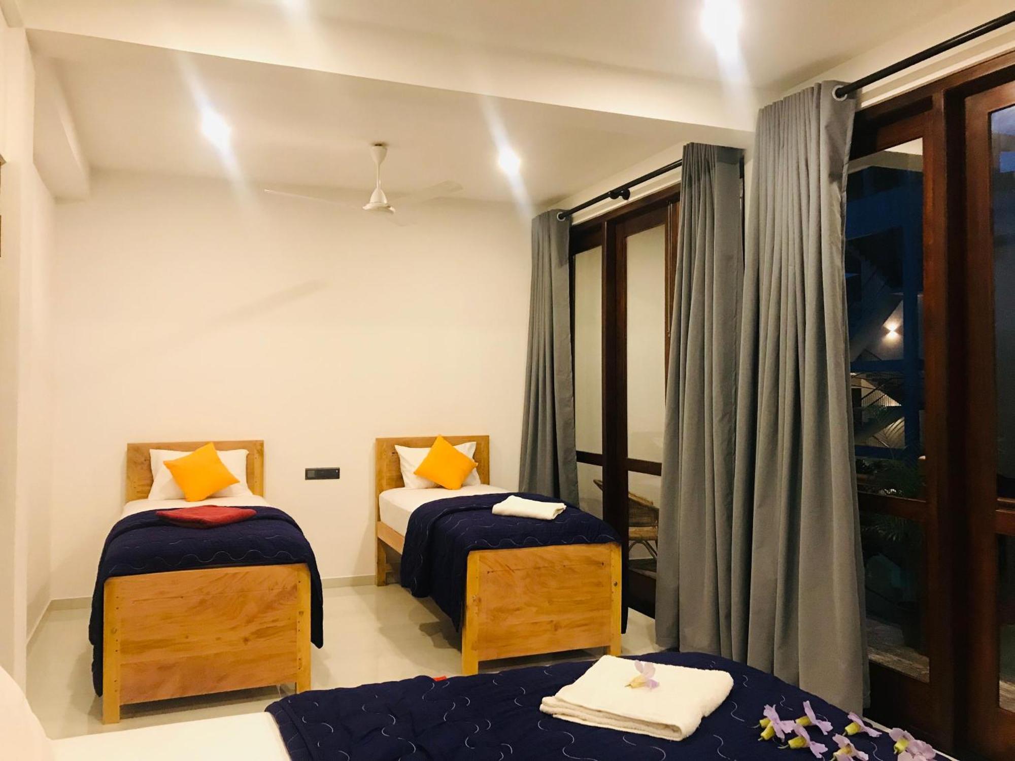 Blue Whales Hotel هيكادوفا المظهر الخارجي الصورة