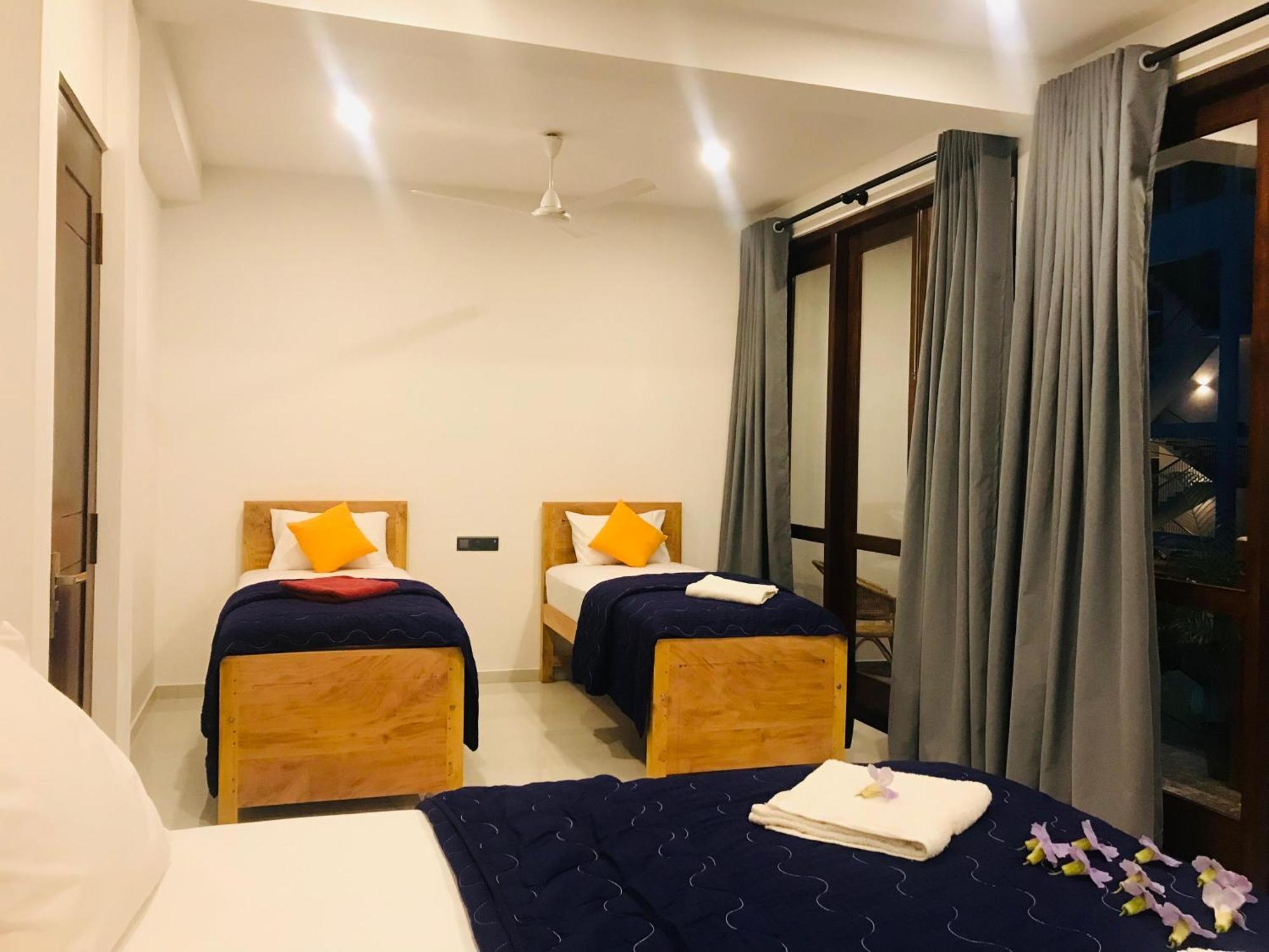 Blue Whales Hotel هيكادوفا المظهر الخارجي الصورة
